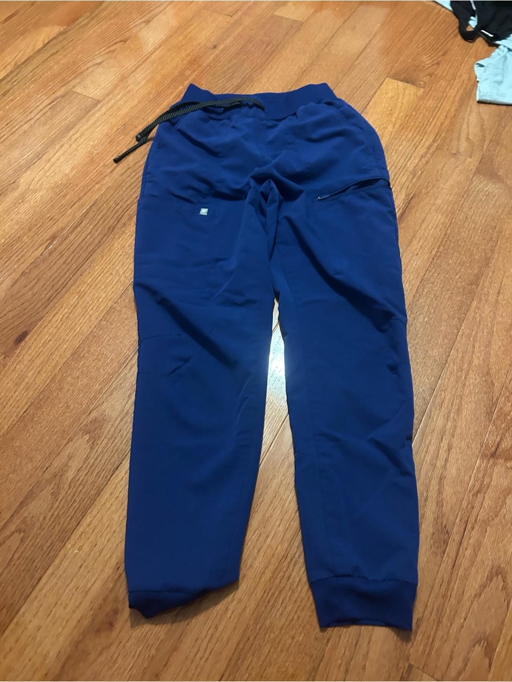 Fabletics scrubs - Picture 5 of 6
